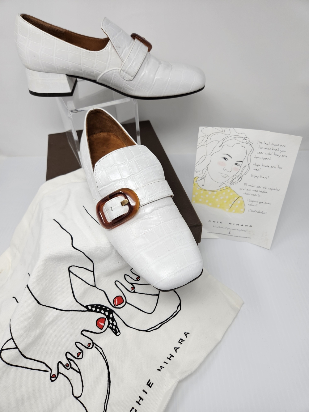 Chie Mihara 38 White Croc Embossed Leather Loafers Tortoiseshell Buckle Dustbag